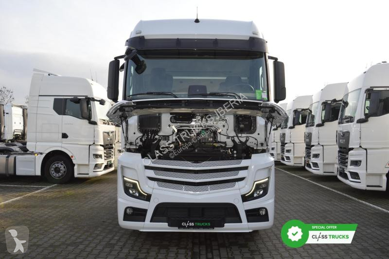 Mercedes 5 1845 BigSpace tractor unit