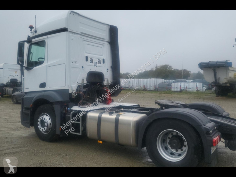 Mercedes II 1842 StreamSpace 2.3m 6 tractor unit