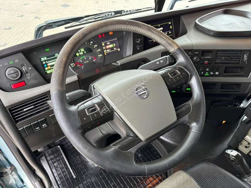 Volvo 4x2 GLOBE XL tractor unit