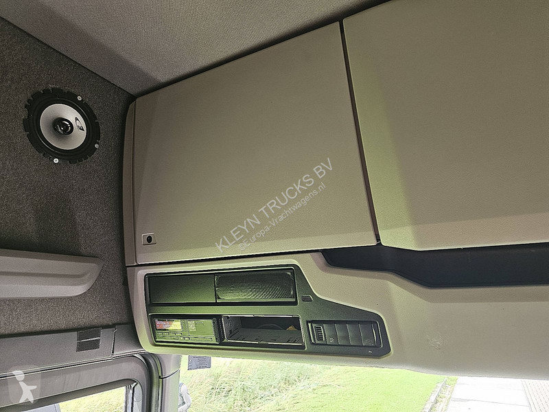 Scania 410 tractor unit