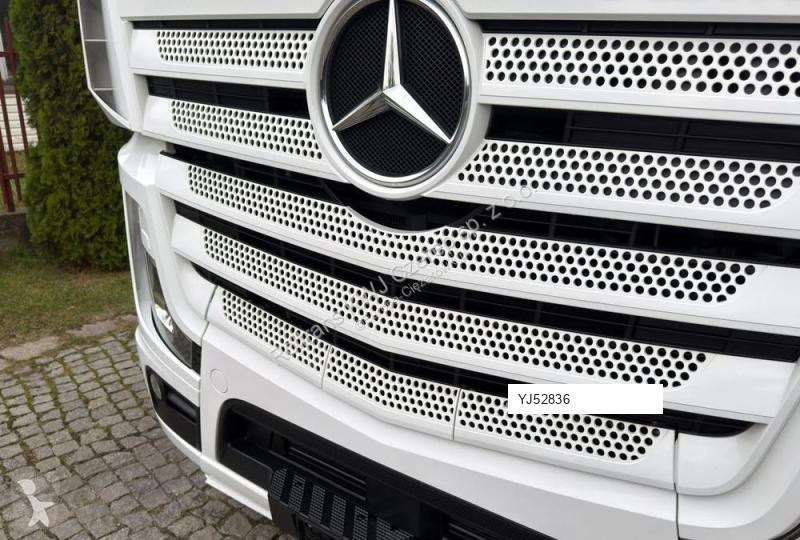 Mercedes 1848 tractor unit