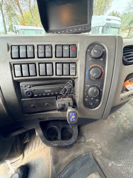 Renault 450 DXi tractor unit