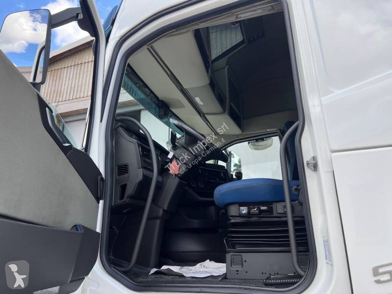 Tahač Volvo 500 Globetrotter XL