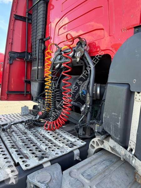 Volvo 460 Globetrotter tractor unit