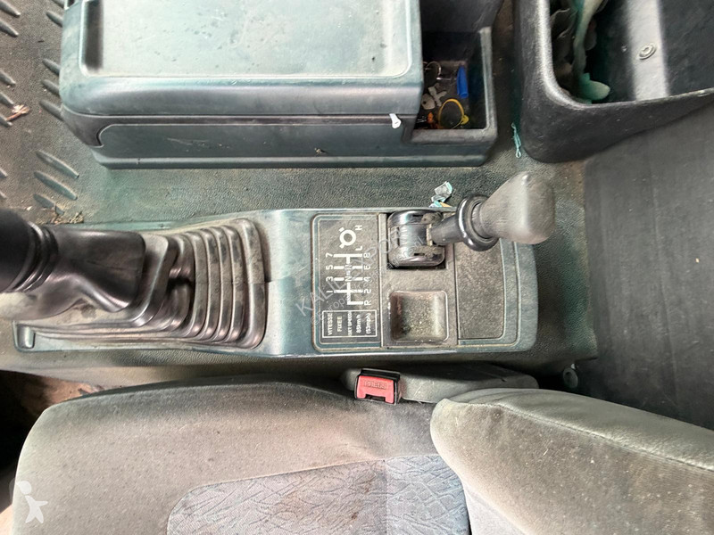 Renault 400 Tractor - Manual Gearbox - Sleeping...