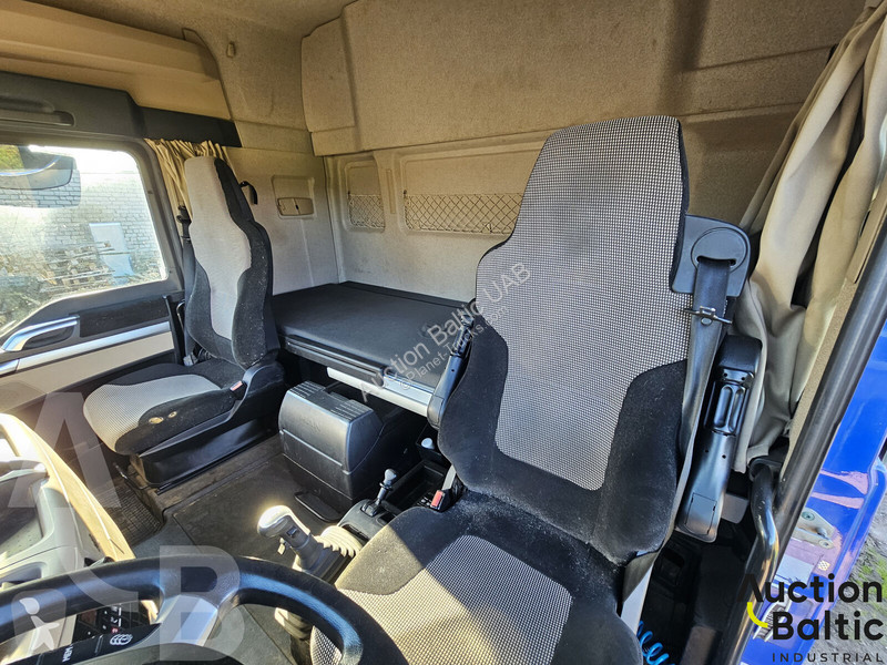 Traktor MAN 18.460
