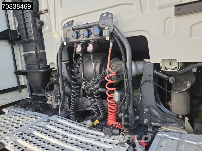 Tahač Volvo 500 4X2 XL 2x Tanks I-ParkCool ACC