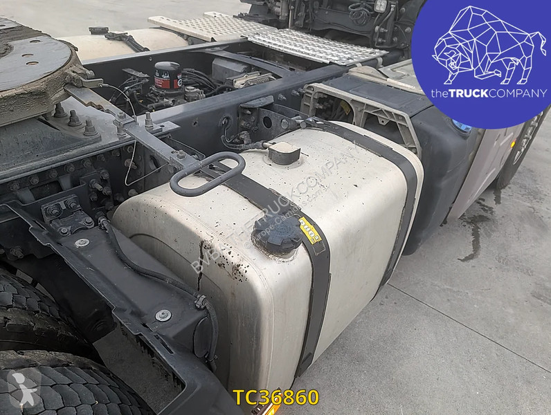 Renault T 460 tractor unit