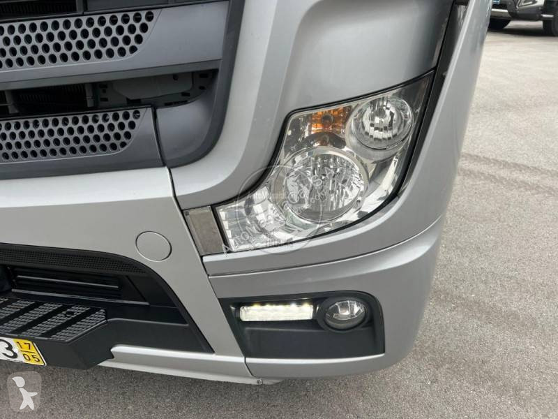 Traktor Mercedes