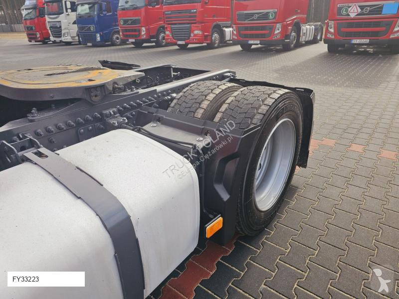 Ansamblu cap tractor si semiremorca Volvo XXL...