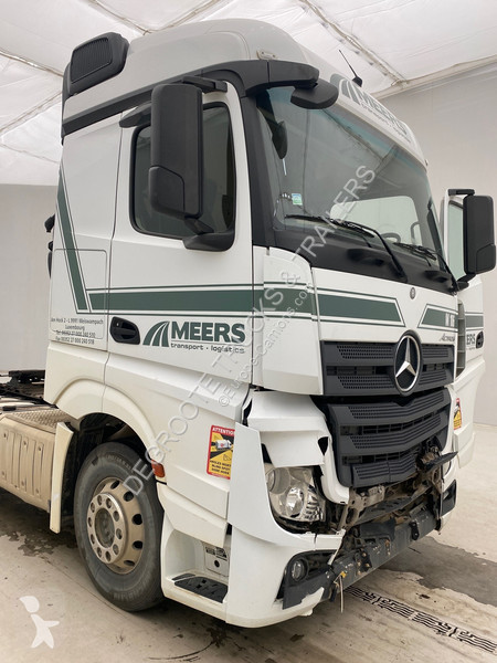 Traktor Mercedes 1843
