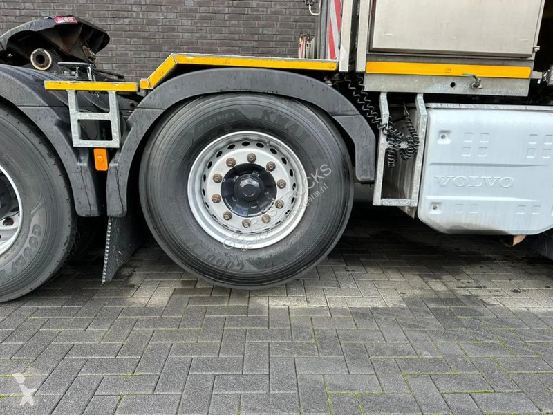 Traktor Volvo 16750 8X4 HEAVY DUTY...