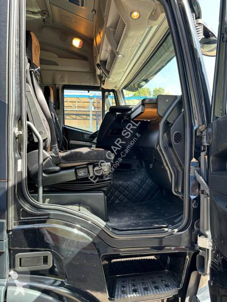 Traktor Iveco