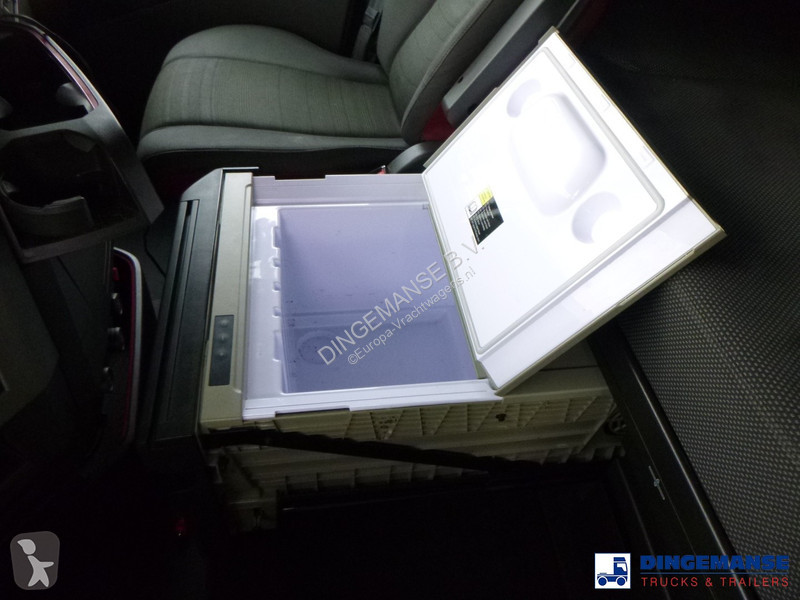 Traktor Volvo 8X4 Euro 6 / 150000 kg