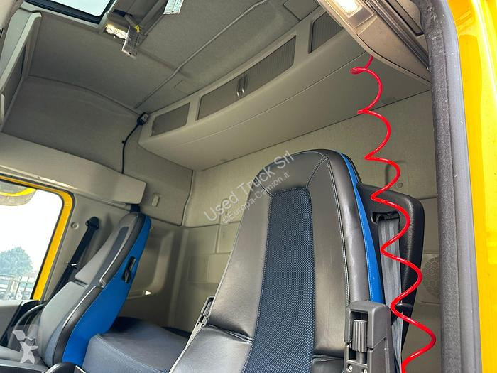 Tahač Volvo 500