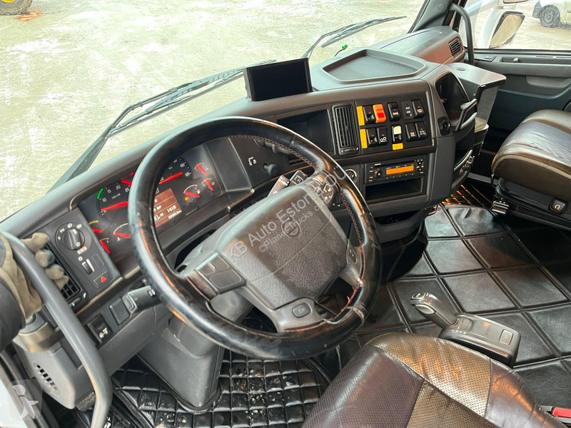 Tahač Volvo 700 6x2 GLOBE XXL ! / ADR /...