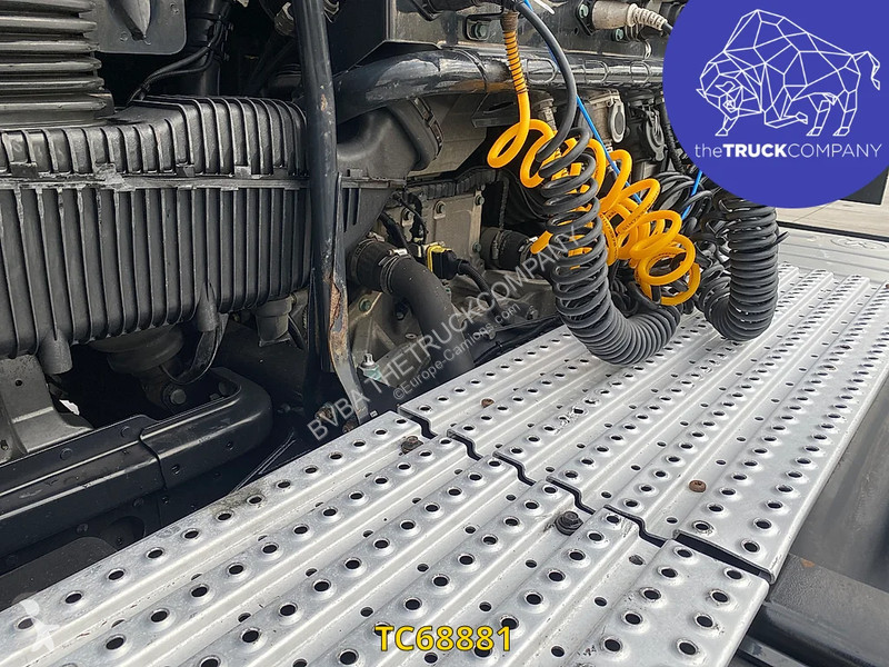 Traktor MAN 560