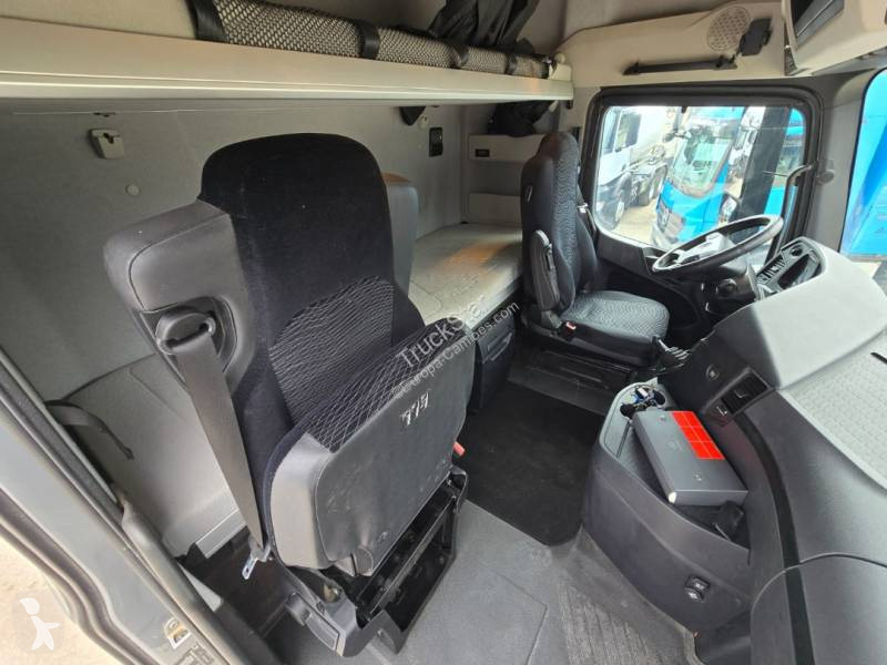 Tracteur Mercedes 2663