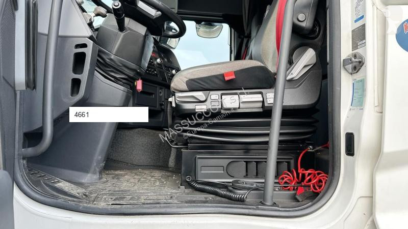 Traktor Renault T3SP38