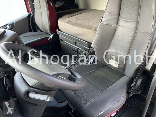 Tahač Volvo FH...