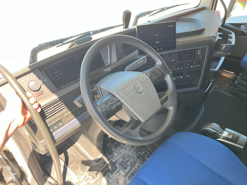 Tahač Volvo 500 6x2 GLOBE XL / HYDRAULICS /...