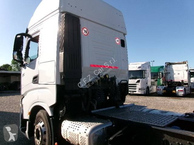 Traktor Iveco