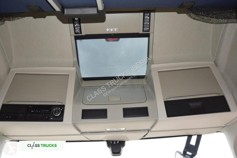 Traktor Volvo 500 Globetrotter XL