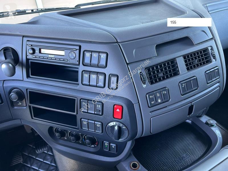 Tracteur DAF 460