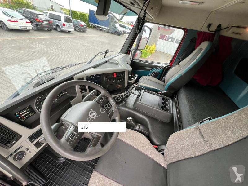 Tahač Volvo 460 LNG EURO 6 SEMI TRUCK SZM...