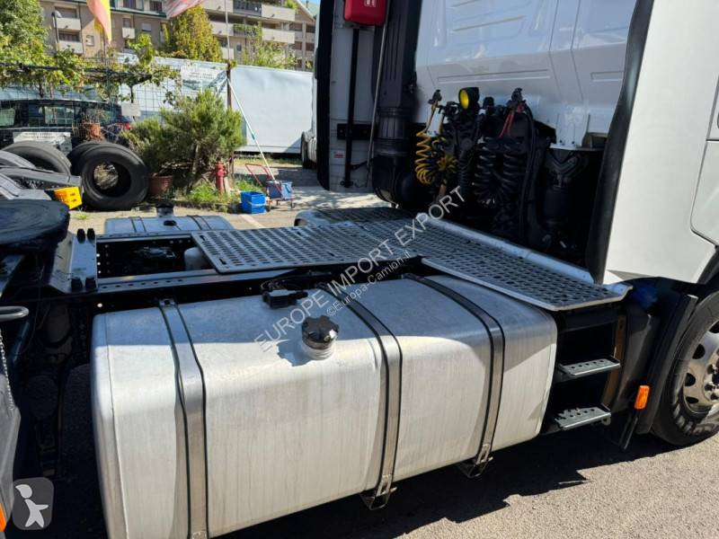 Traktor Iveco