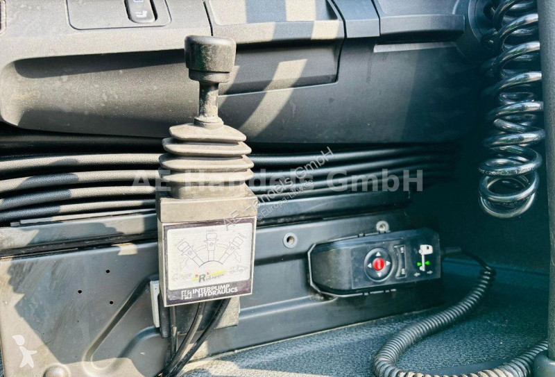 Tahač Mercedes