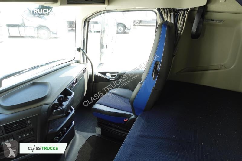 Traktor Volvo 500 Globetrotter XL Varios
