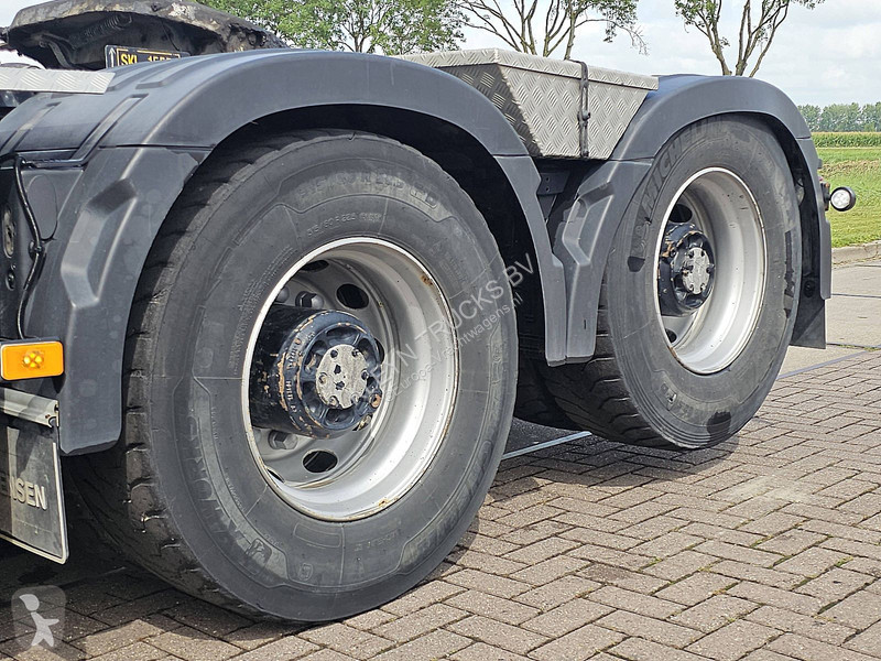 Tahač Volvo 6X4 LIFTING BOOGIE