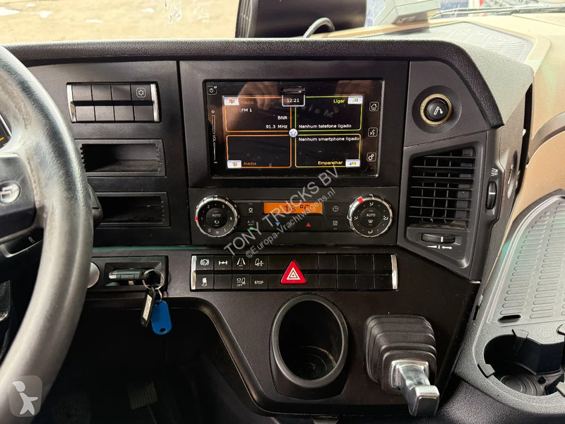 Tractor Mercedes 1845 4X2 Tractor-unit...