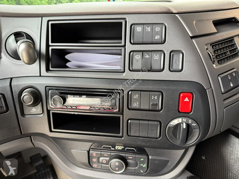 Trekker DAF 480 SSC Super Space 2x tank LED...