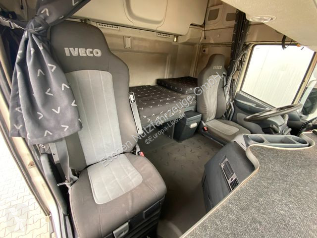 Traktor Iveco AS 440...