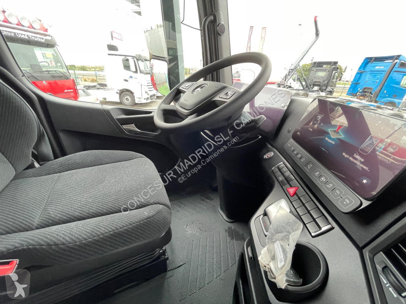 Traktor Mercedes  1851 LS