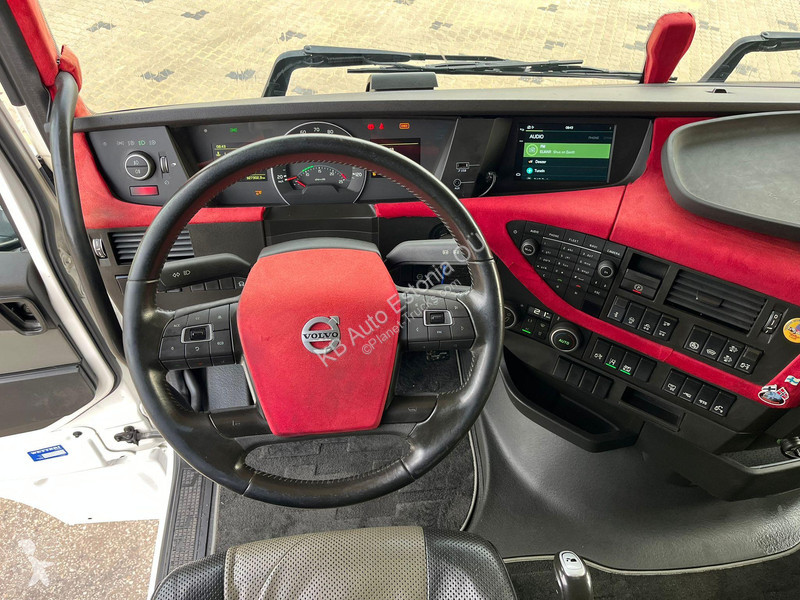 Tahač Volvo 500 6x2 GLOBE XL / RETARDER /...