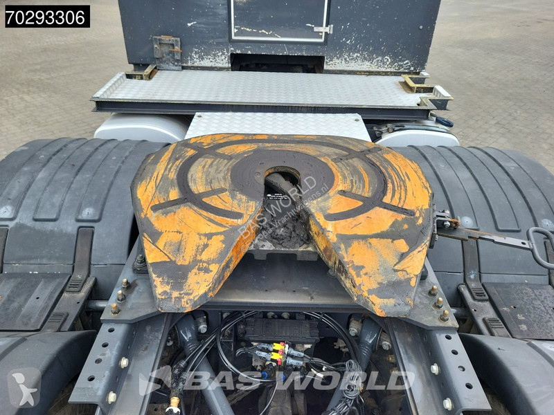 Tahač Volvo 6X4 Retarder 2xTanks Lift-Axle...