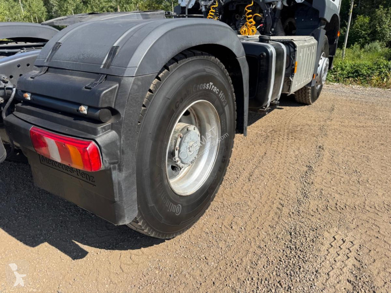 Tracteur Mercedes 2046