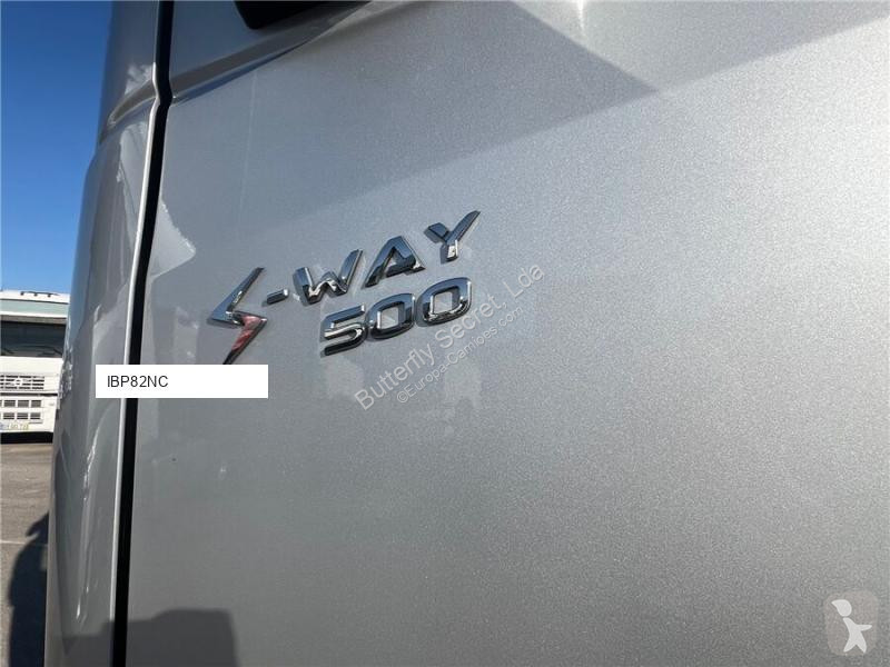 جرار Iveco S-WAY 500