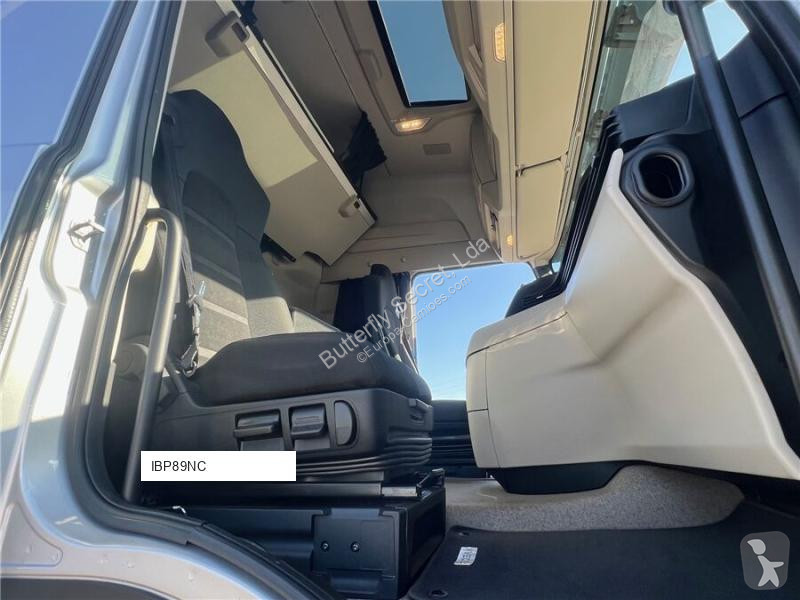 جرار Iveco S-WAY 500