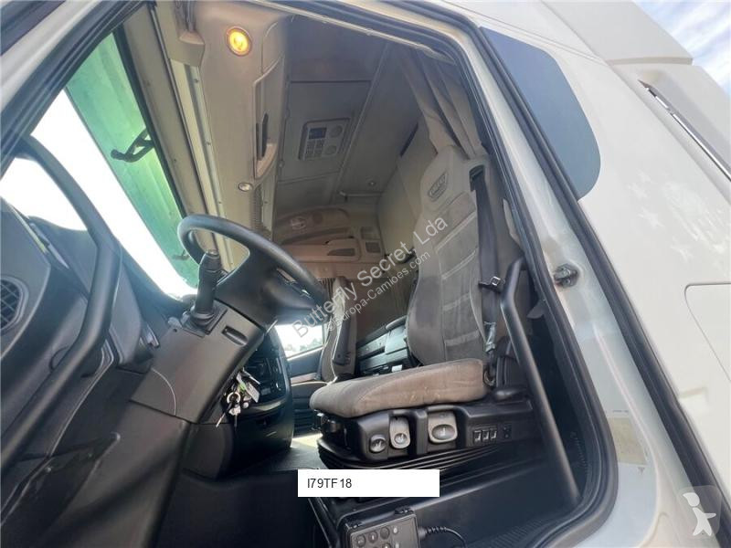 Iveco AS440S46T/P tractor unit