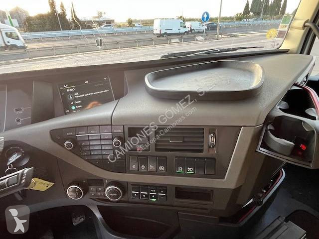 جرار Volvo 500