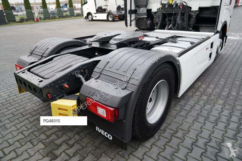 Влекач Iveco 480