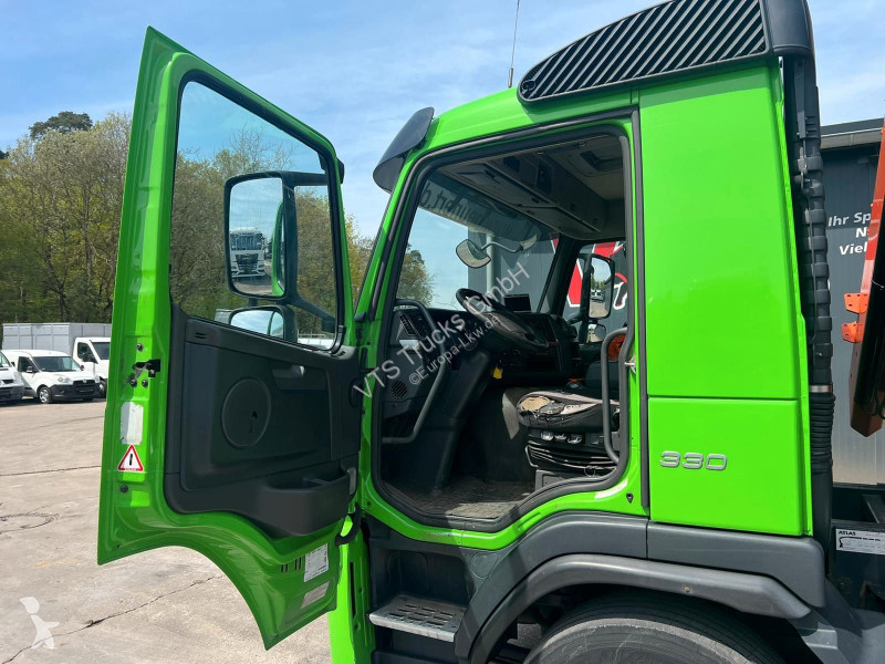 جرار Volvo 330 4x2 mit Atlas AK96.3E Ladekran
