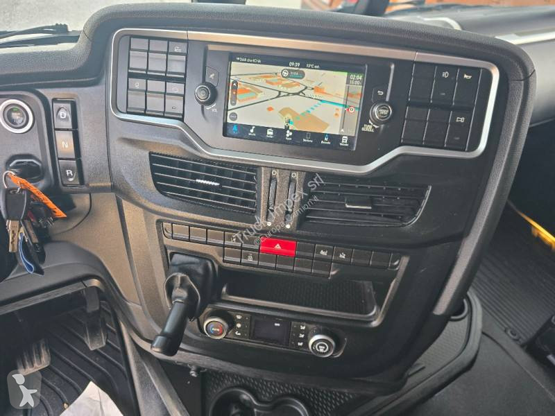 جرار Iveco