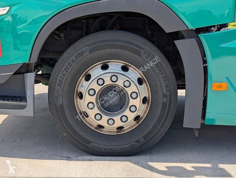 جرار Volvo
