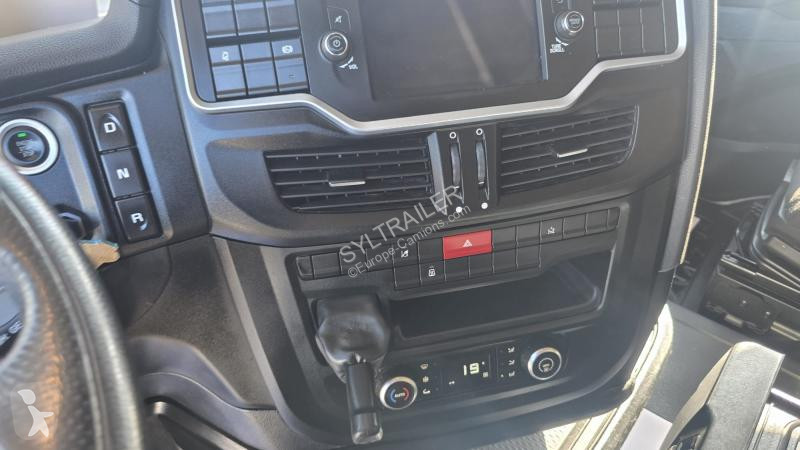 جرار Iveco 490