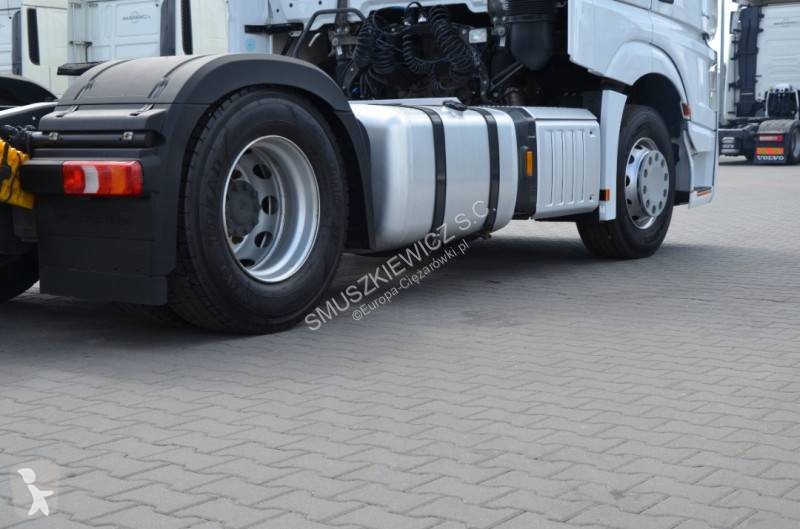 Cap tractor Mercedes